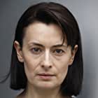 Nicola Stuart-Hill به عنوان Gabrielle Cox