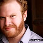 Henry Zebrowski به عنوان Officer Reiter