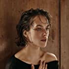 Jessica Brown Findlay به عنوان Elizabeth McKenna