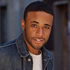 Khylin Rhambo به عنوان Mason Hewitt