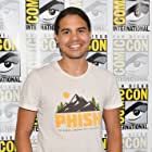 Carlos Valdes به عنوان Paul Magallanes