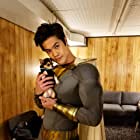 Ross Butler به عنوان Super Hero Eugene