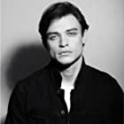 Thomas Doherty به عنوان Zander