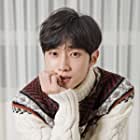 Jung Jinyoung به عنوان Kim Dong Hyeon