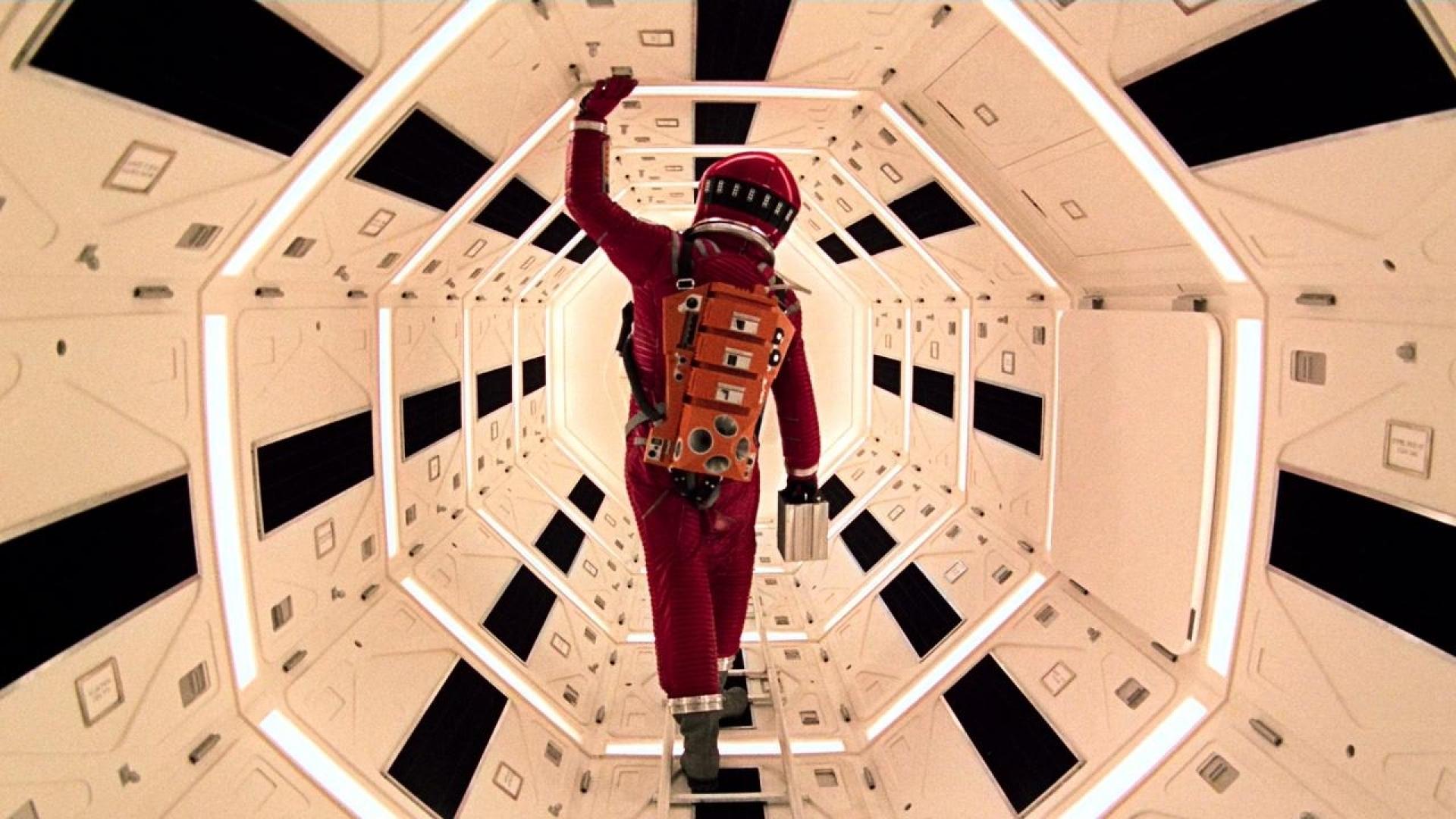 فیلم  2001: A Space Odyssey 1968 با زیرنویس چسبیده